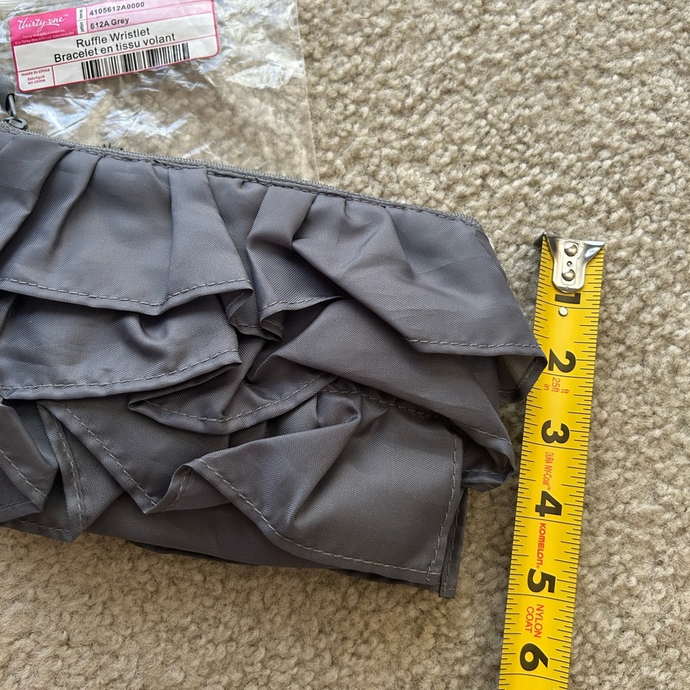Thirty-One NEW Grey Ruffle Wristlet - Picture 9 of 9